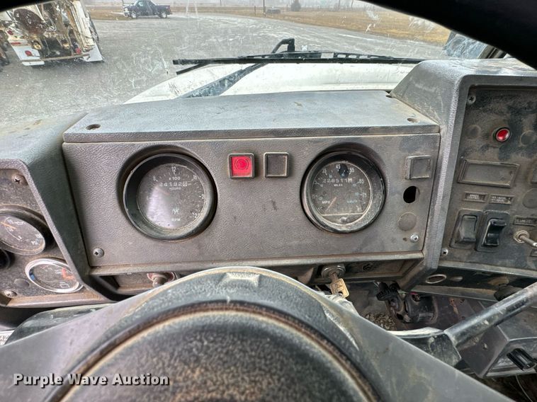 image for item OD9968 2000 Mack RD690S ready mix truck