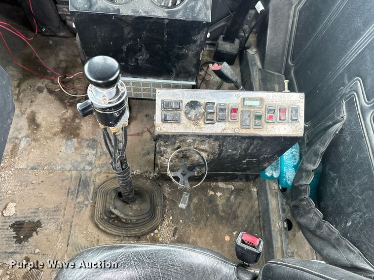 image for item OD9968 2000 Mack RD690S ready mix truck