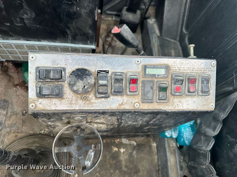 image for item OD9968 2000 Mack RD690S ready mix truck