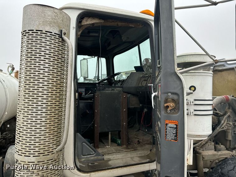 image for item OD9968 2000 Mack RD690S ready mix truck