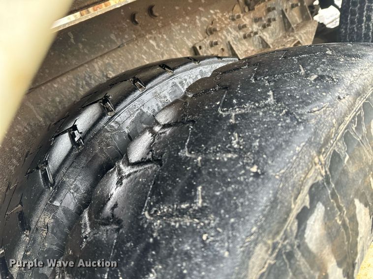 image for item OD9968 2000 Mack RD690S ready mix truck