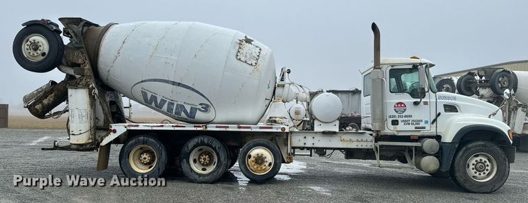 image for item OD9969 2002 Mack CV513 ready mix truck