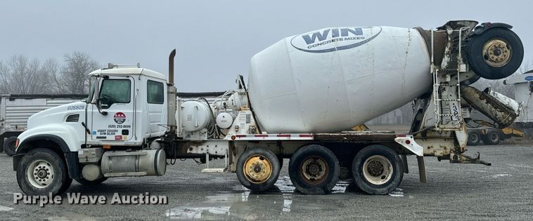 image for item OD9969 2002 Mack CV513 ready mix truck