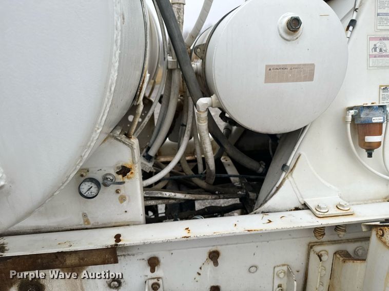 image for item OD9969 2002 Mack CV513 ready mix truck