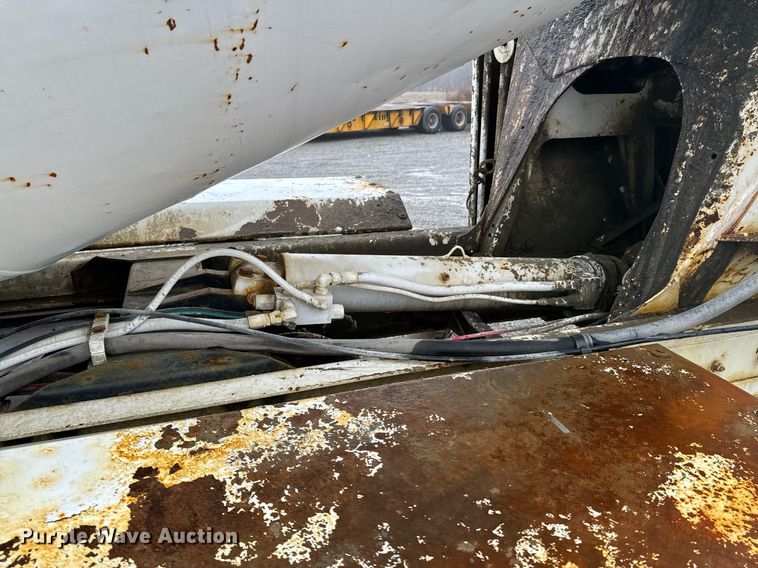 image for item OD9969 2002 Mack CV513 ready mix truck