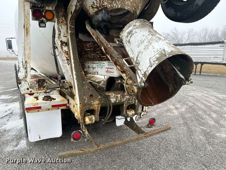 image for item OD9969 2002 Mack CV513 ready mix truck