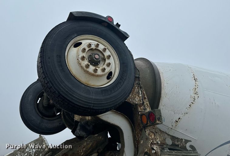 image for item OD9969 2002 Mack CV513 ready mix truck