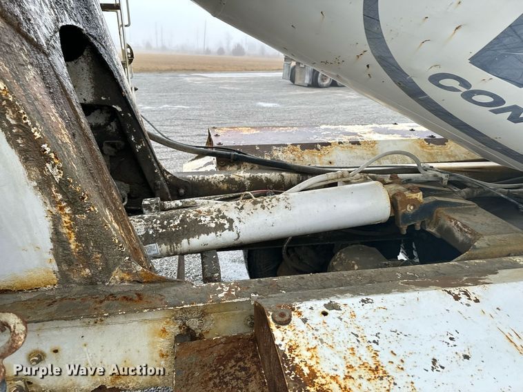 image for item OD9969 2002 Mack CV513 ready mix truck