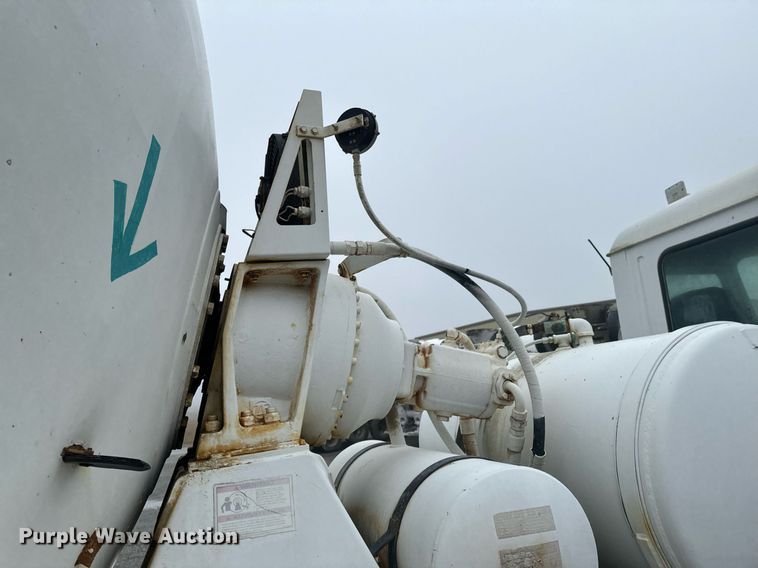 image for item OD9969 2002 Mack CV513 ready mix truck