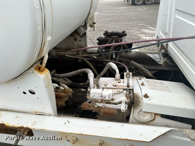 image for item OD9969 2002 Mack CV513 ready mix truck