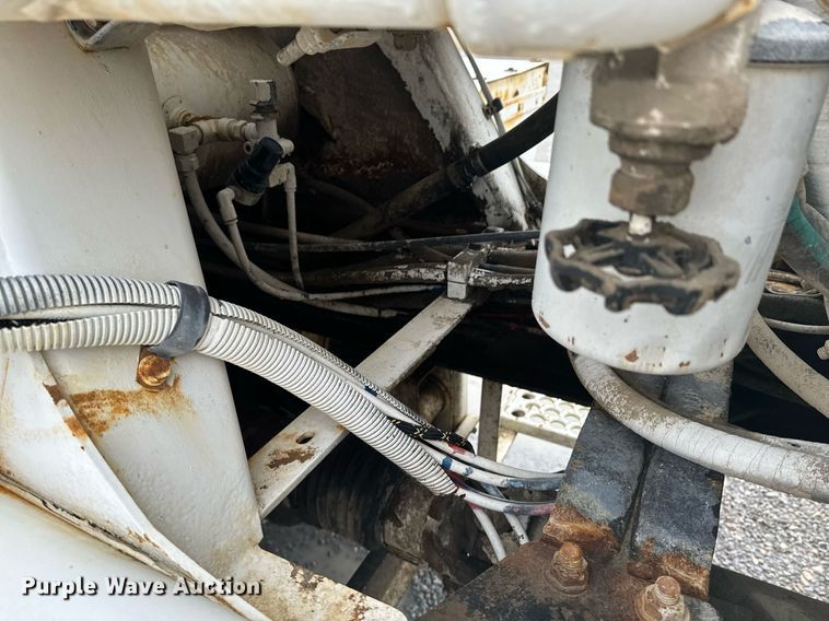 image for item OD9969 2002 Mack CV513 ready mix truck