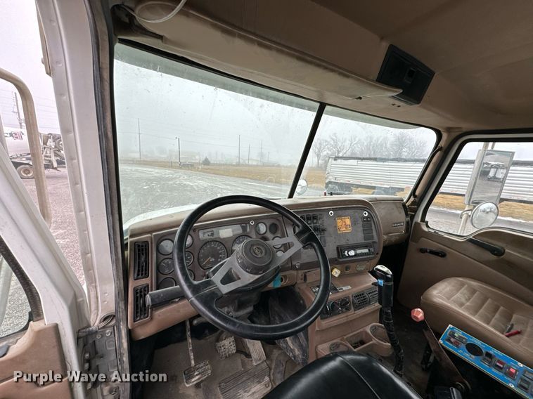 image for item OD9969 2002 Mack CV513 ready mix truck