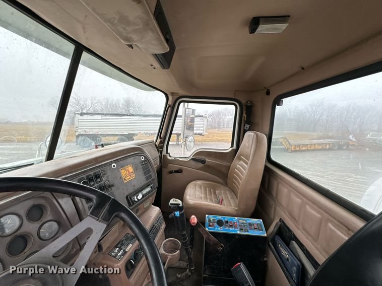 image for item OD9969 2002 Mack CV513 ready mix truck