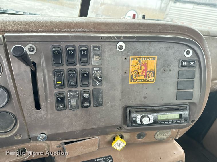 image for item OD9969 2002 Mack CV513 ready mix truck