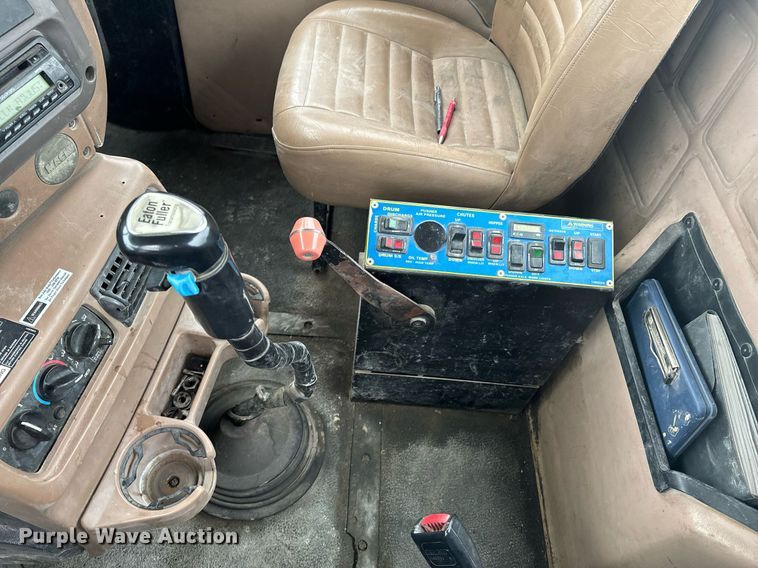 image for item OD9969 2002 Mack CV513 ready mix truck