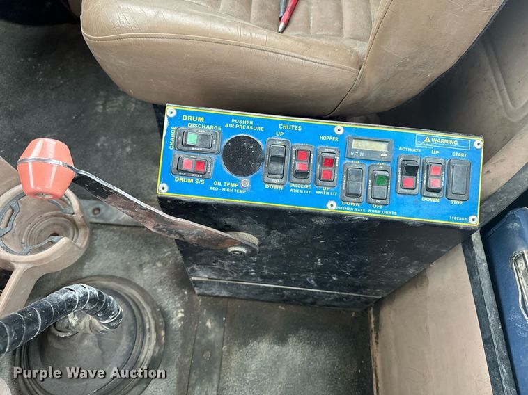 image for item OD9969 2002 Mack CV513 ready mix truck