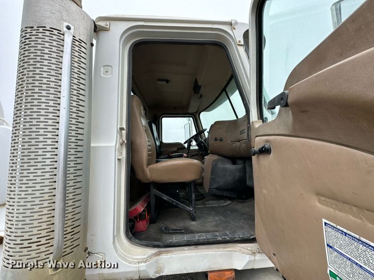 image for item OD9969 2002 Mack CV513 ready mix truck