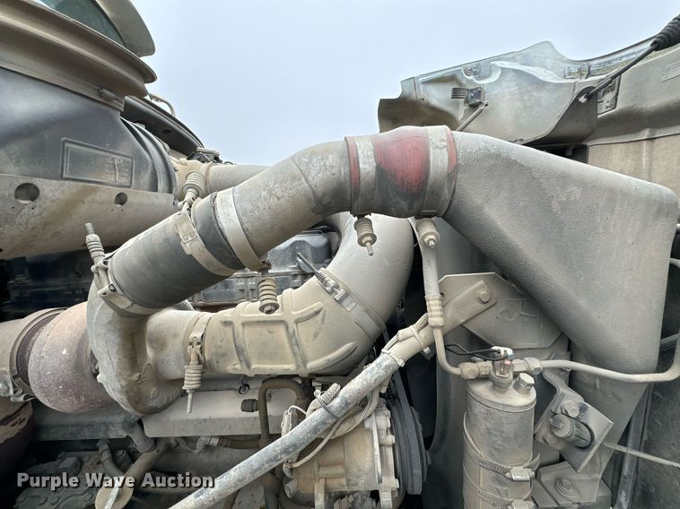 image for item OD9969 2002 Mack CV513 ready mix truck