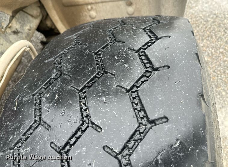 image for item OD9969 2002 Mack CV513 ready mix truck