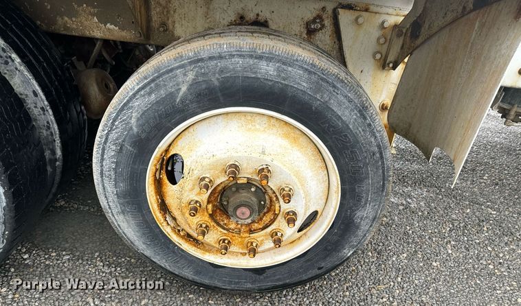 image for item OD9969 2002 Mack CV513 ready mix truck