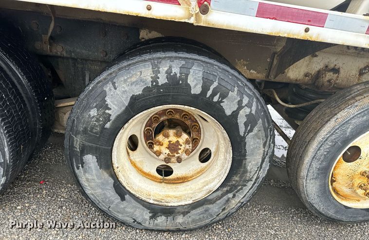 image for item OD9969 2002 Mack CV513 ready mix truck