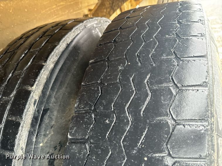 image for item OD9969 2002 Mack CV513 ready mix truck