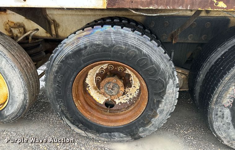 image for item OD9969 2002 Mack CV513 ready mix truck