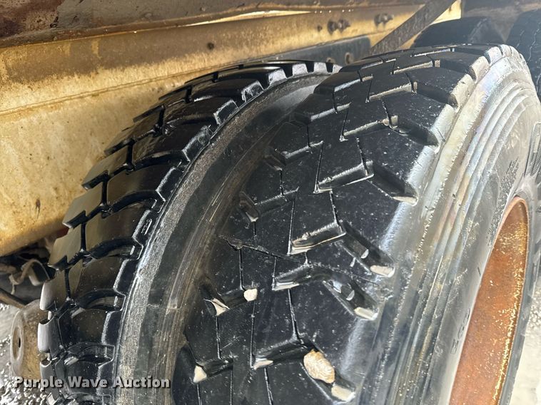 image for item OD9969 2002 Mack CV513 ready mix truck