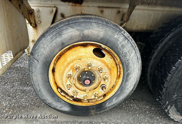 image for item OD9969 2002 Mack CV513 ready mix truck