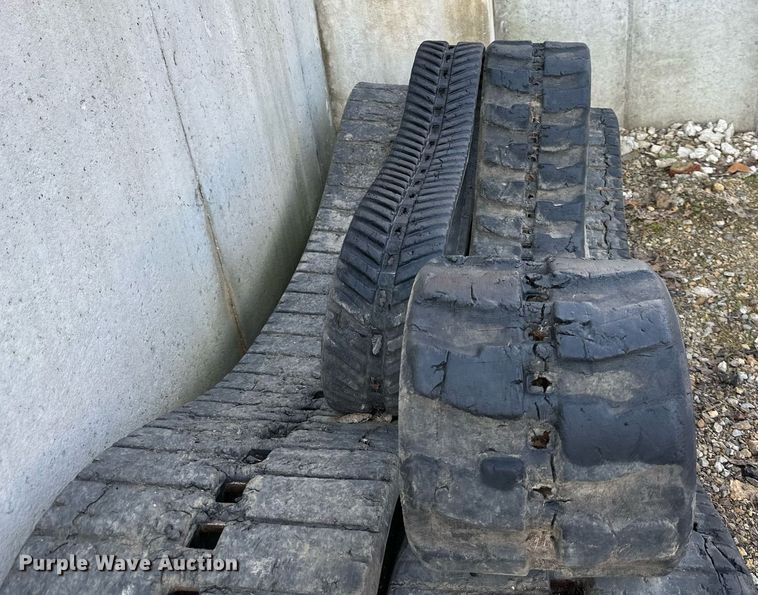 image for item OF9267 Skid steer tracks
