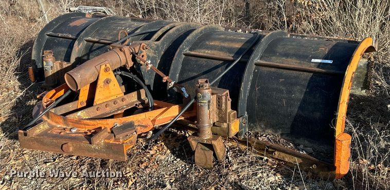 image for item OF9273 Henke wheel loader snowplow