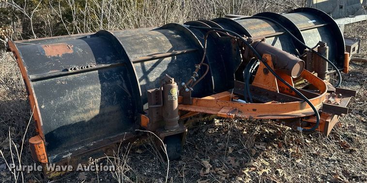 image for item OF9273 Henke wheel loader snowplow