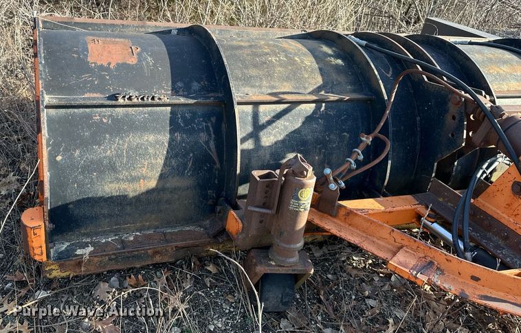 image for item OF9273 Henke wheel loader snowplow