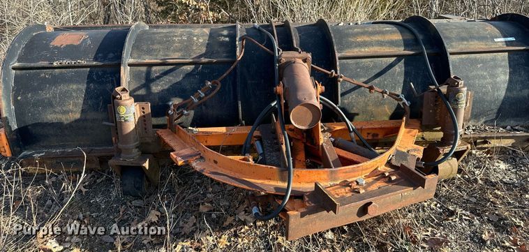 image for item OF9273 Henke wheel loader snowplow