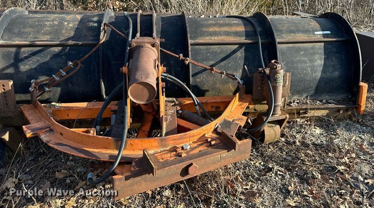 image for item OF9273 Henke wheel loader snowplow