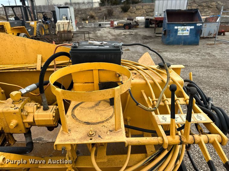 image for item OF9287 Leeboy  paver