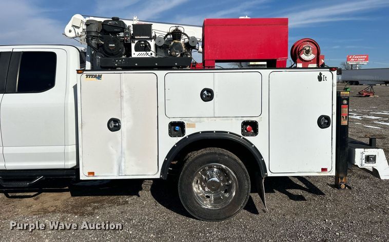 image for item OI9542 2018 Ford F450 Super Duty  SuperCab utility / service truck