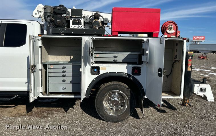 image for item OI9542 2018 Ford F450 Super Duty  SuperCab utility / service truck