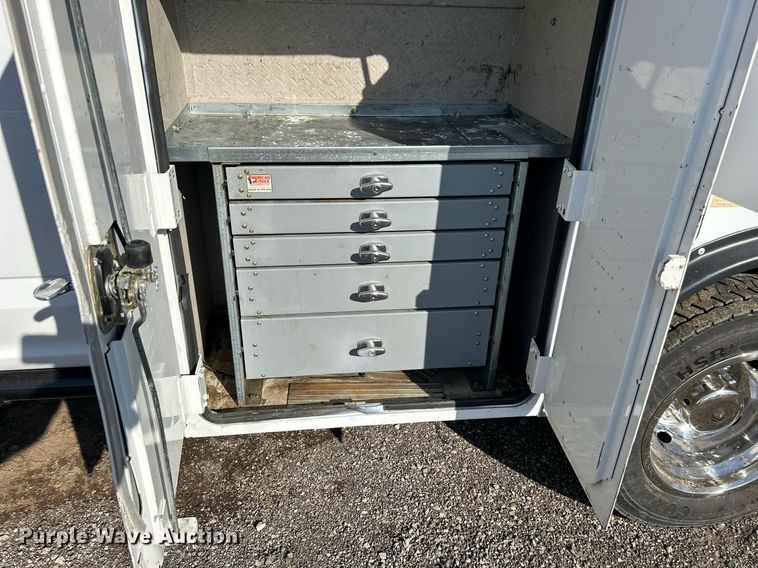 image for item OI9542 2018 Ford F450 Super Duty  SuperCab utility / service truck