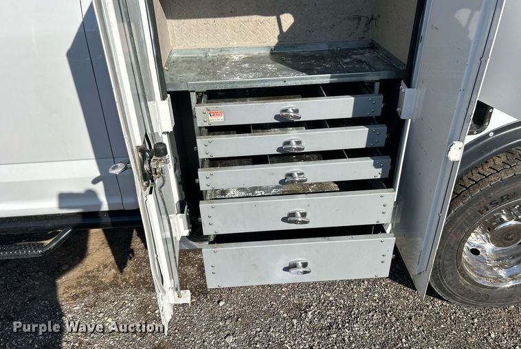 image for item OI9542 2018 Ford F450 Super Duty  SuperCab utility / service truck