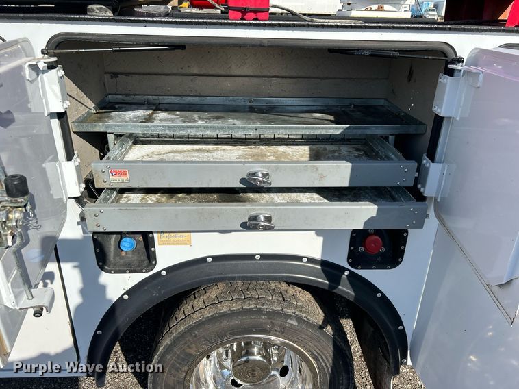 image for item OI9542 2018 Ford F450 Super Duty  SuperCab utility / service truck