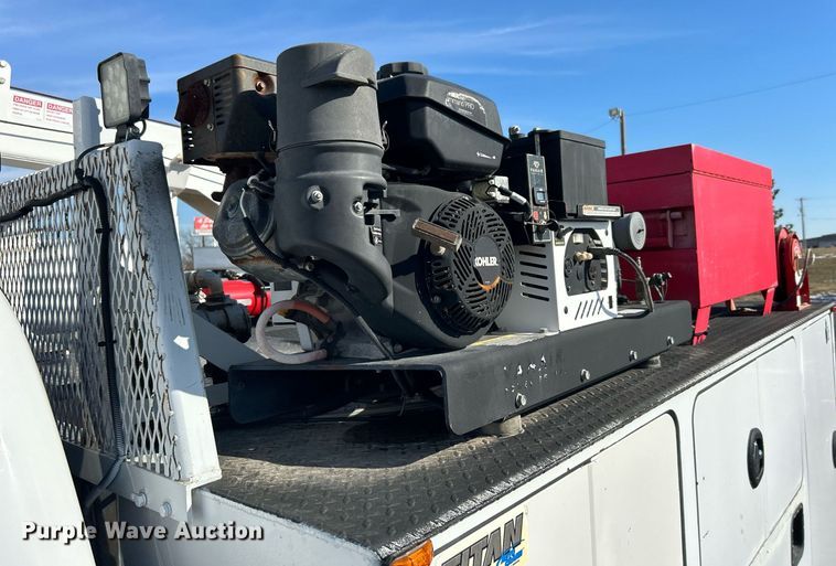 image for item OI9542 2018 Ford F450 Super Duty  SuperCab utility / service truck