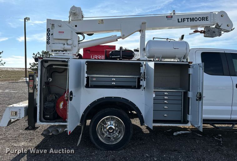 image for item OI9542 2018 Ford F450 Super Duty  SuperCab utility / service truck