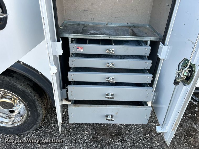 image for item OI9542 2018 Ford F450 Super Duty  SuperCab utility / service truck