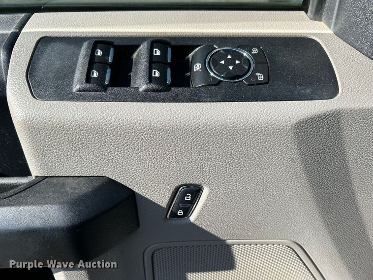 image for item OI9542 2018 Ford F450 Super Duty  SuperCab utility / service truck