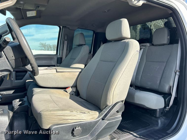 image for item OI9542 2018 Ford F450 Super Duty  SuperCab utility / service truck