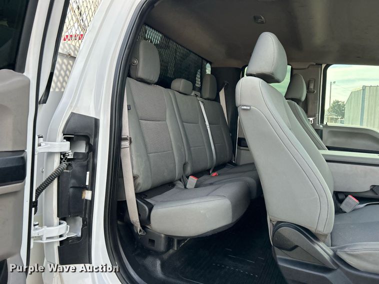 image for item OI9542 2018 Ford F450 Super Duty  SuperCab utility / service truck