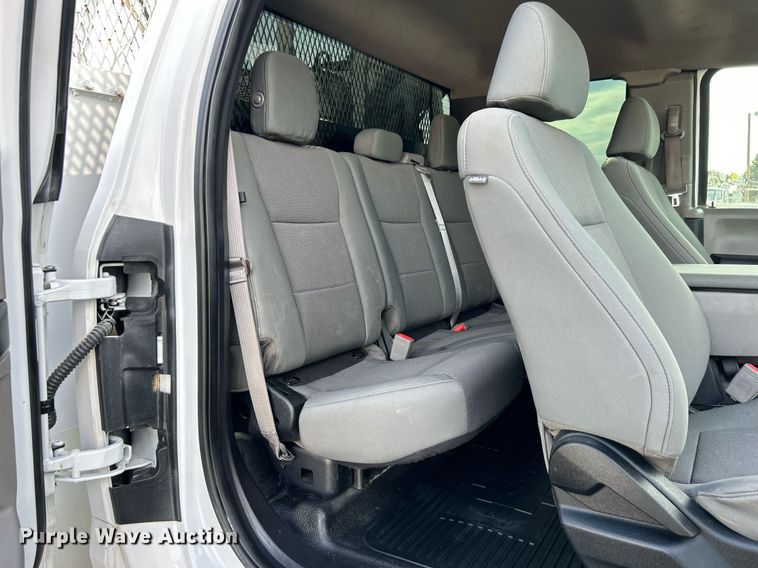 image for item OI9542 2018 Ford F450 Super Duty  SuperCab utility / service truck