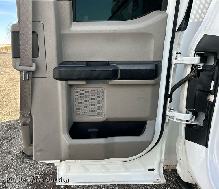 image for item OI9542 2018 Ford F450 Super Duty  SuperCab utility / service truck