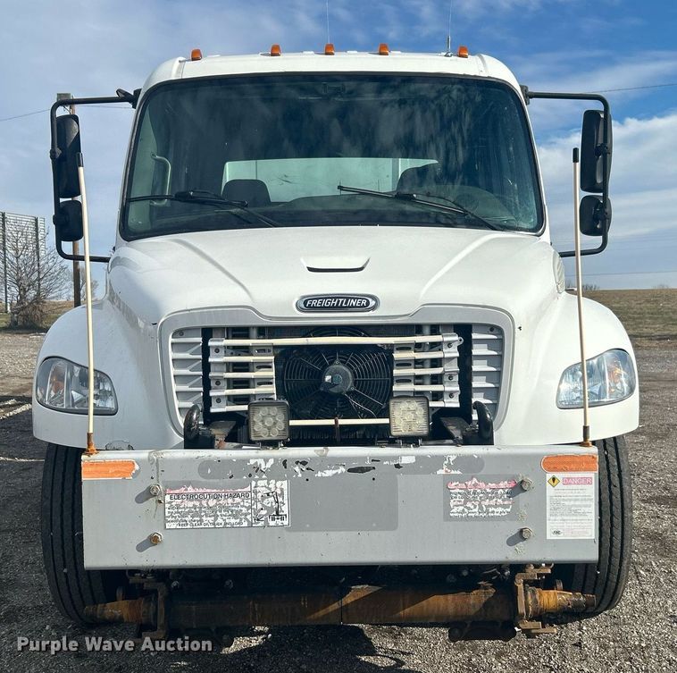 image for item OI9549 2007 Freightliner  M2 Business Class utility / service truck